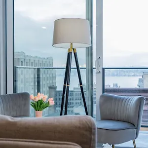 https://downtown-center-silverstone-tower-i-and-ii-long-term.vancouver-hotels-bc.net